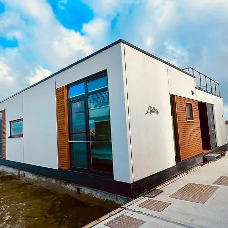 Schwimmendes Haus Luette *