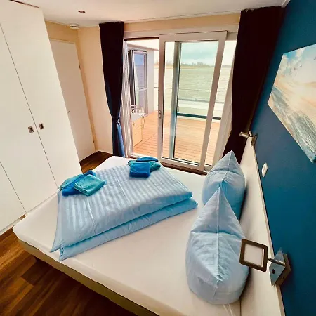 Holiday home Schwimmendes Haus Luette